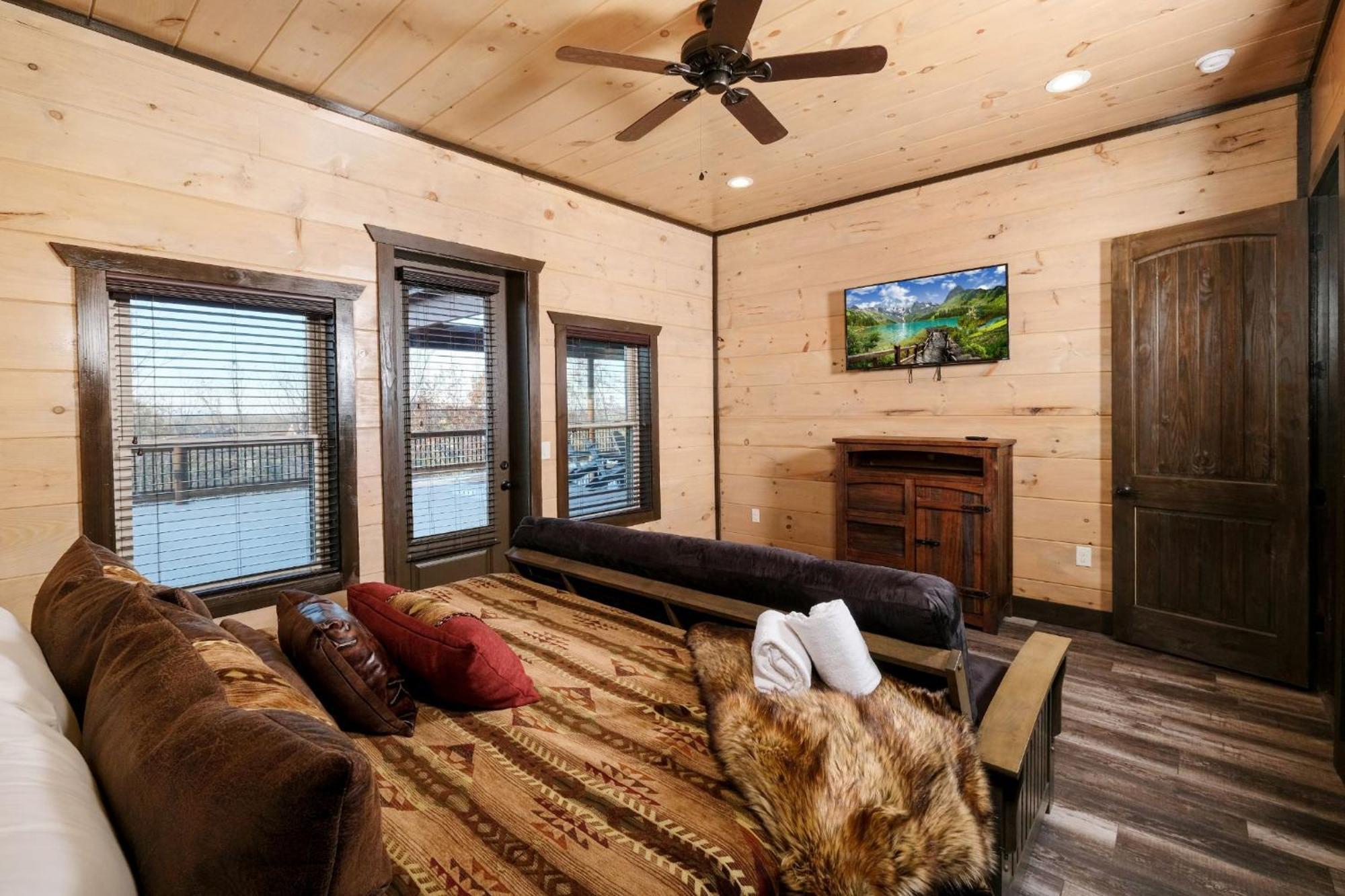 Swim And Gym Mansion Villa Pigeon Forge Exterior photo