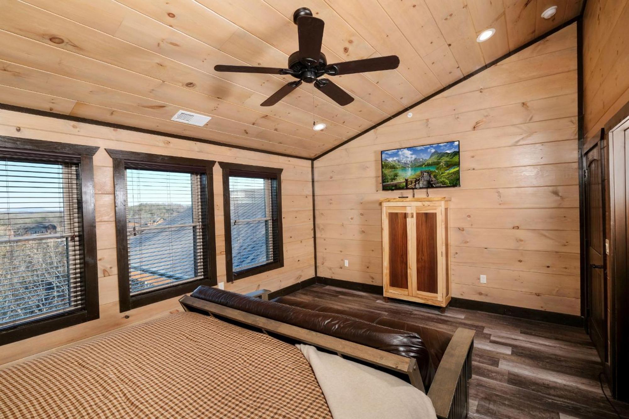 Swim And Gym Mansion Villa Pigeon Forge Exterior photo